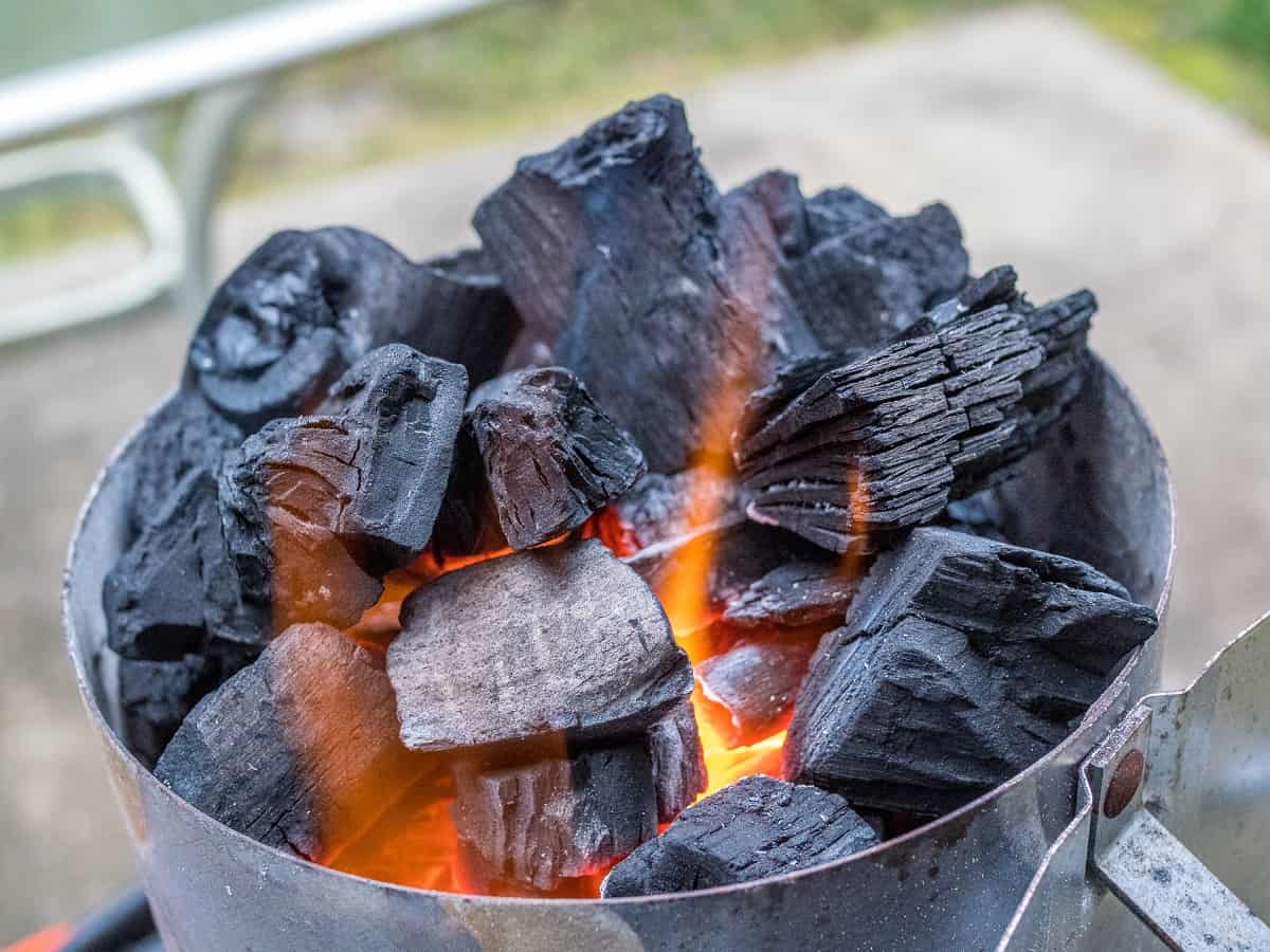 How to Light a Charcoal Grill Without Lighter Fluid - backyardfoodfix.com